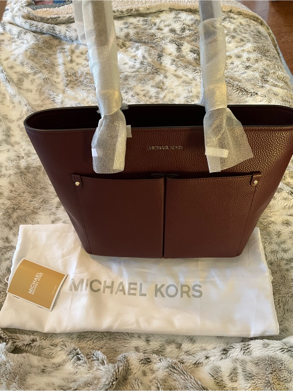NWT! Michael Kors Jet Set Travel Double Pocket Tote in Oxblood Color - Picture 3 of 10